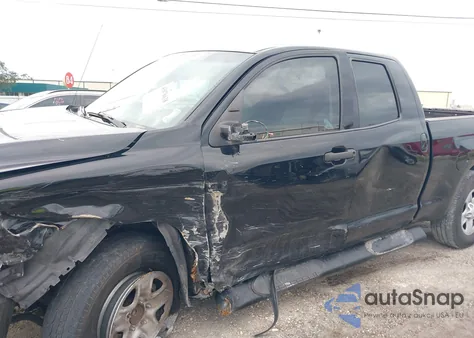 2017 Toyota Tundra Sr 4.6L V8 z USA, uszkodzony, nr VIN 5TFRM5F13HX119561